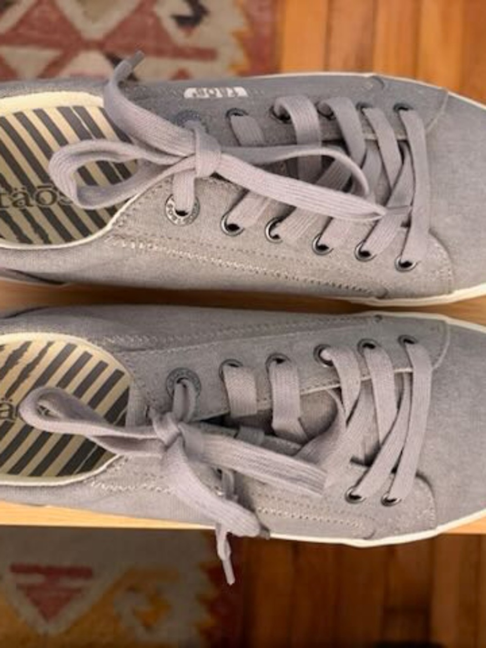 Taos Footwear Like New Plim Soul Canvas Sneaker Gray Lace Up Comfort Women's 9.5